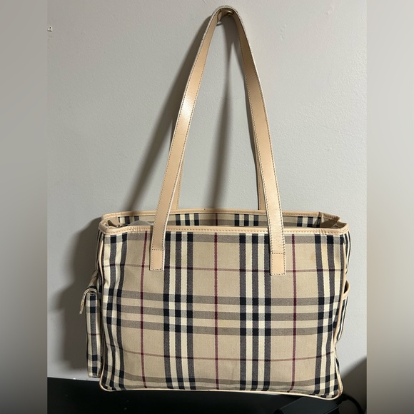 Burberry Handbags - Burberry bag in beige Haymarket canvas and beige leather